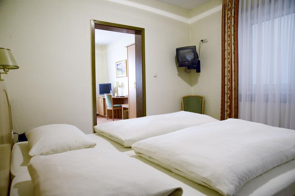 Hotel am Schloss Darmstaedter Hof Bad Homburg vor der Höhe Værelse billede